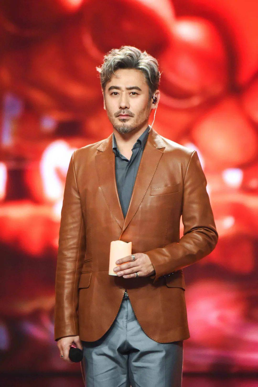 白鹿有权了?吴秀波破产清算?郭雪芙退圈?姨太问答_海绵_宣传_平台