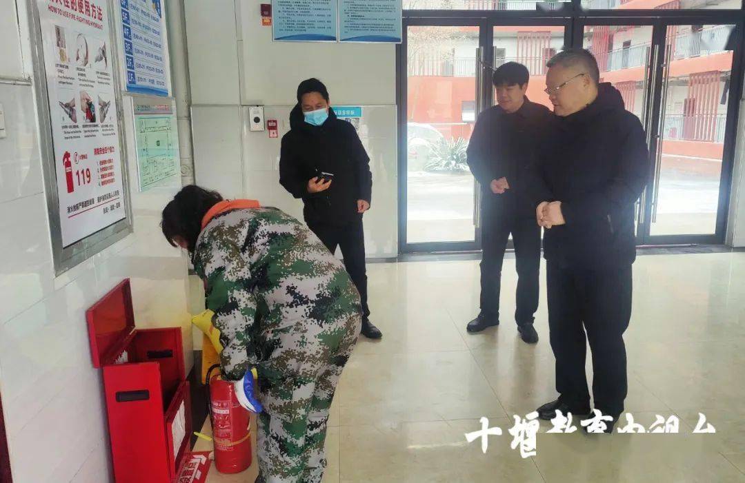风雪中,全市教育系统127个检查组同时出动_十堰_工作_雨雪