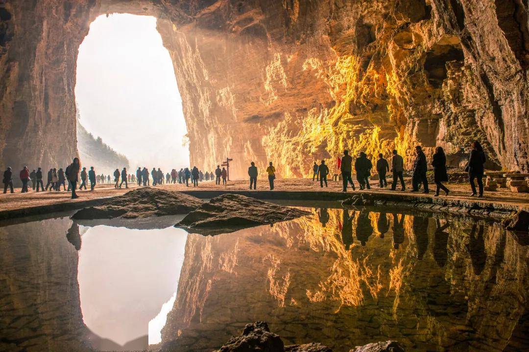 凭借"水上公路"刷屏全网,一个遗落在湖北深山的秘境_恩施_地方_世界