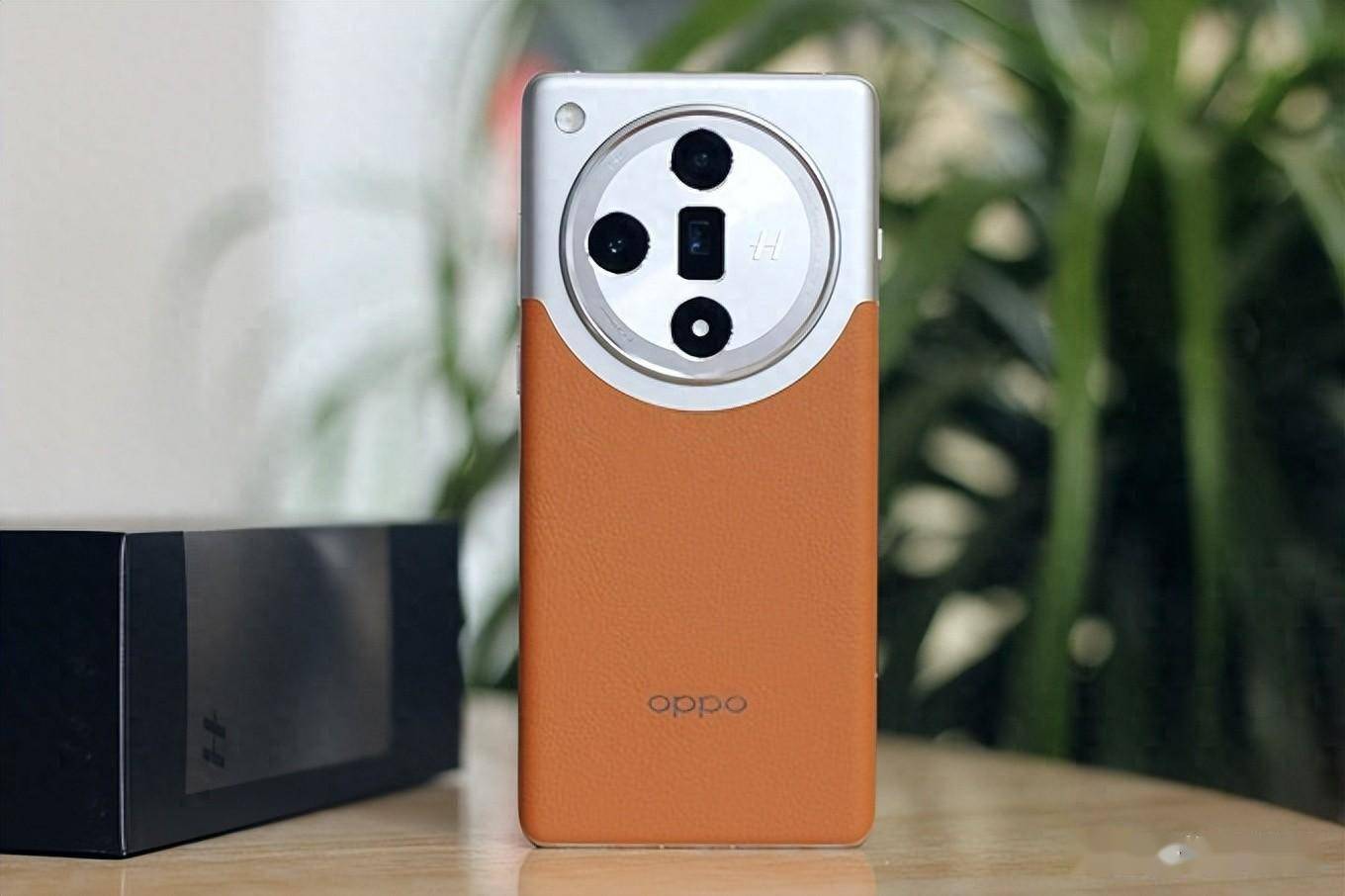 天玑9300变得亲民,哈苏色彩 四曲面屏 100w闪充,oppo旗舰玩跳水_手机