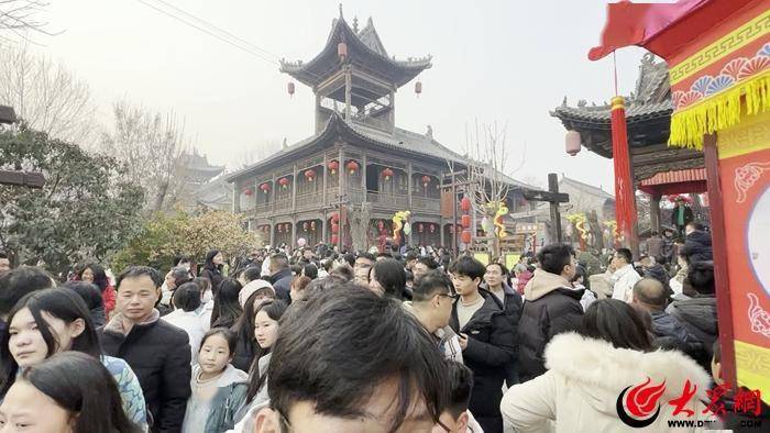 2024春节山东乡村文化旅游节丨"唤醒"年味记忆 郓城水浒好汉城单日
