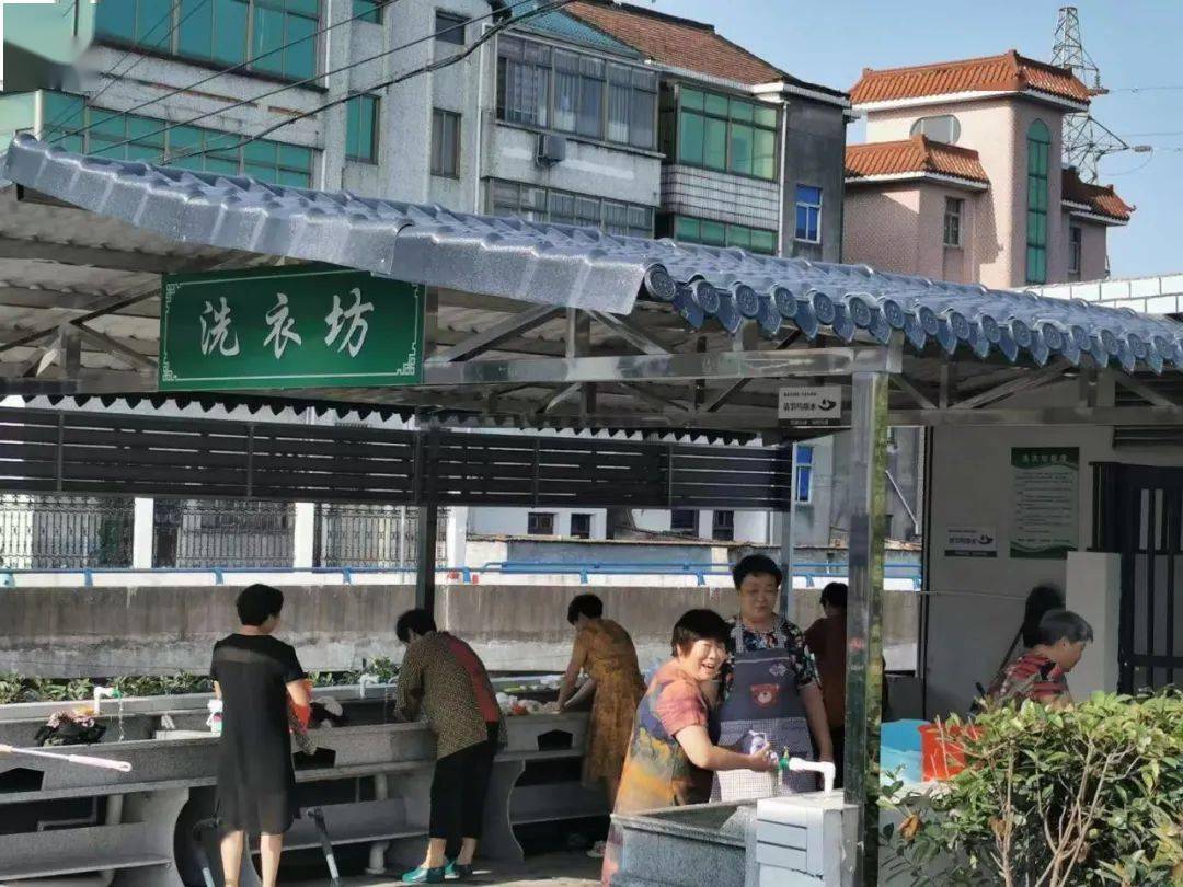 "以前大家都是在河边洗衣服,不仅污染河道环境,还有安全隐患,有不少