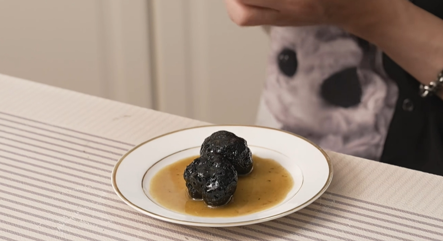 (图/@大祥哥来了)近代以来,明星,作家,艺术家的加持,也让松露之味变得