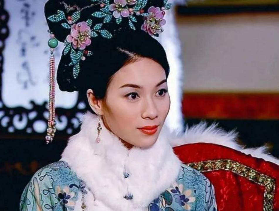 甄嬛传》的角色设定,也能看出流潋紫受这部剧影响颇深:表面慈悲的皇后