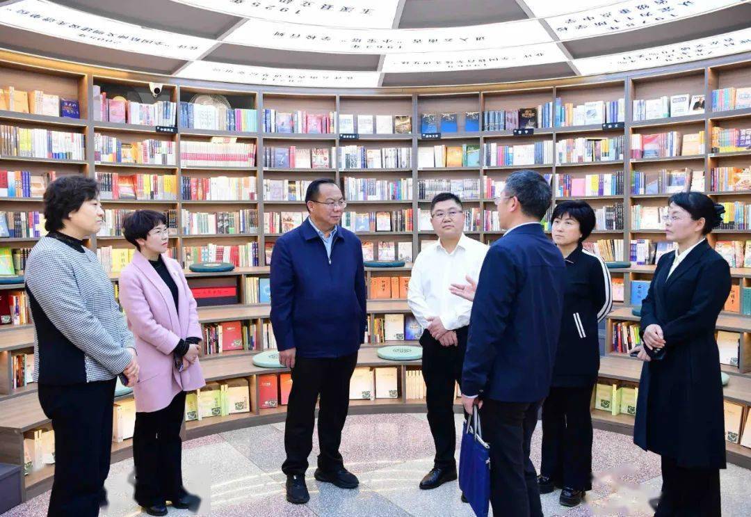 玉溪一中"编外校长":激发内生动力 推动突破突围_教育_教学楼_高考