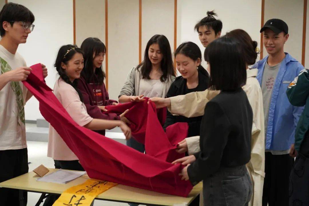 红色_孙逊_表演