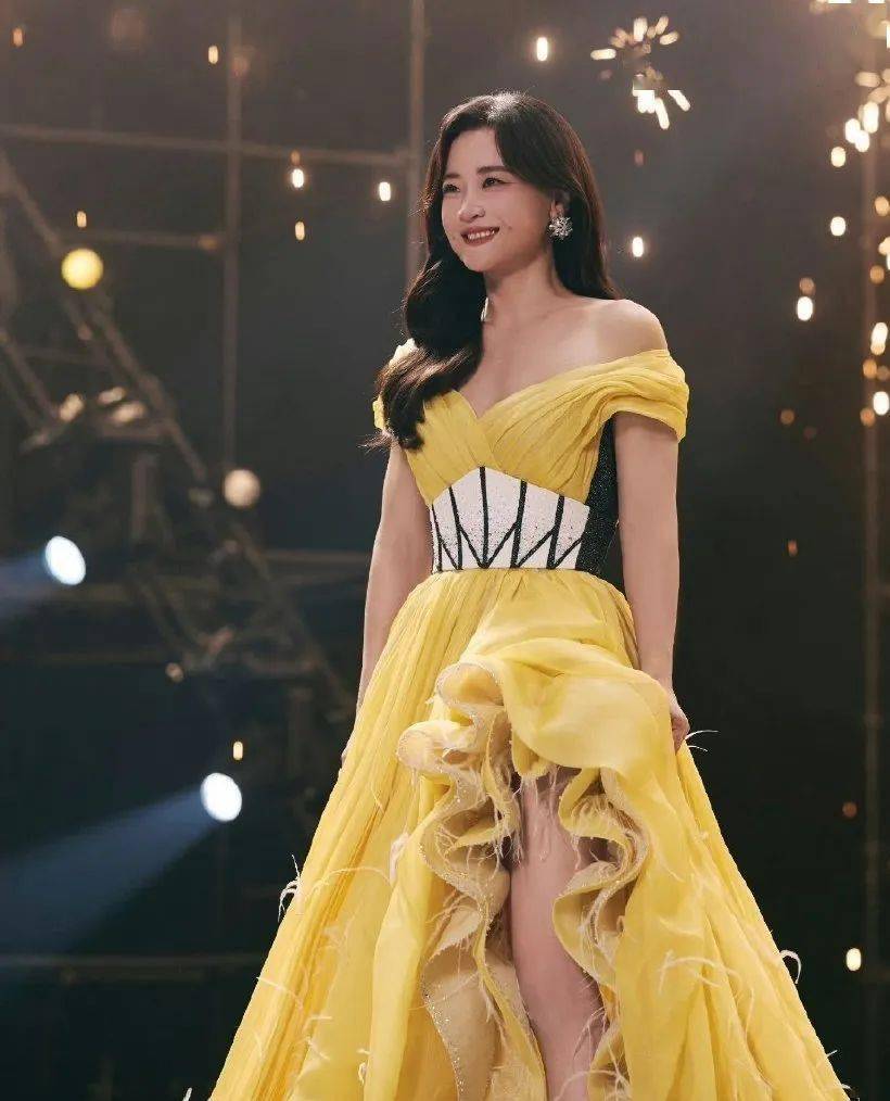 姜妍隐婚?媱安娜内娱皇族?_营销_网友_电影