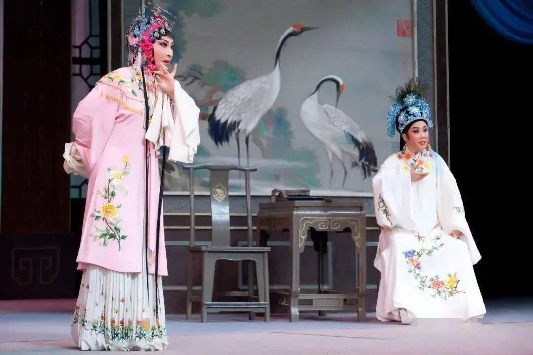孙旻婕(国家二级演员,杭州市新剧目汇演优秀表演奖)张菊秀(越美中华金