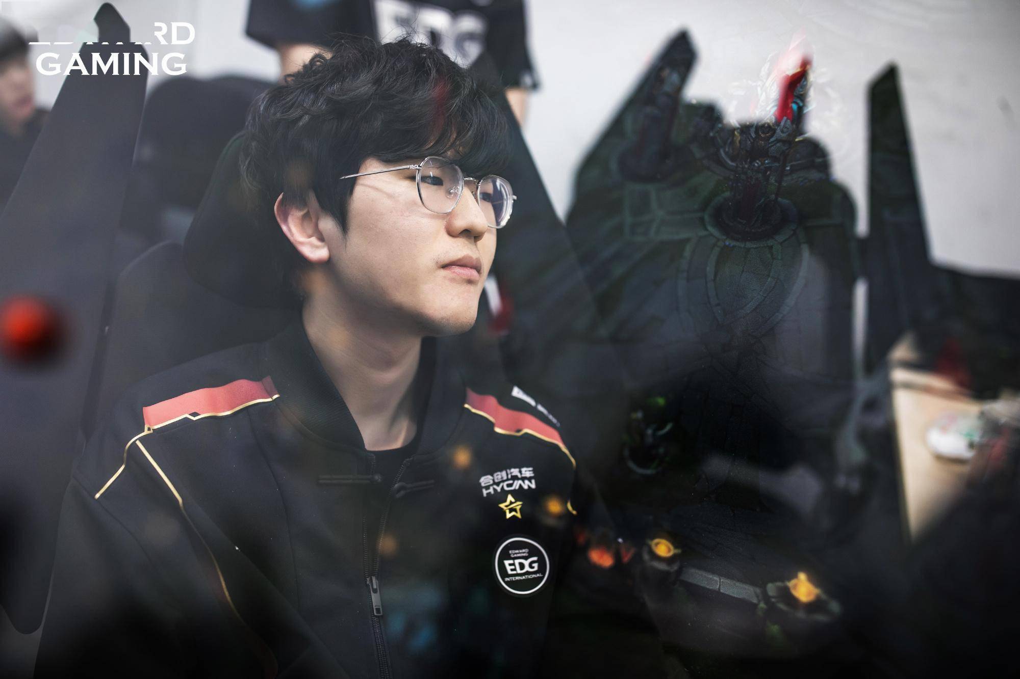 edg紧急公告jiejie摔伤头部暂时缺席后续比赛_选手_住院_队内