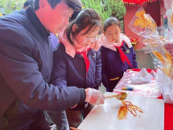 学非遗糖画迎新春