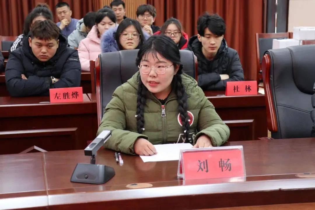 大学硕士研究生常烨青,吉林大学栗一皓,大连交通大学硕士研究生董姝玮