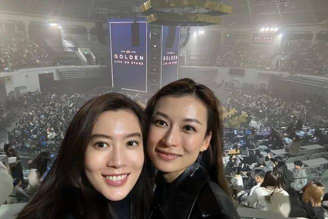 她跟韩国著名财阀千金,前三星太子妃林世玲(林世玲的故事,这里可回顾)