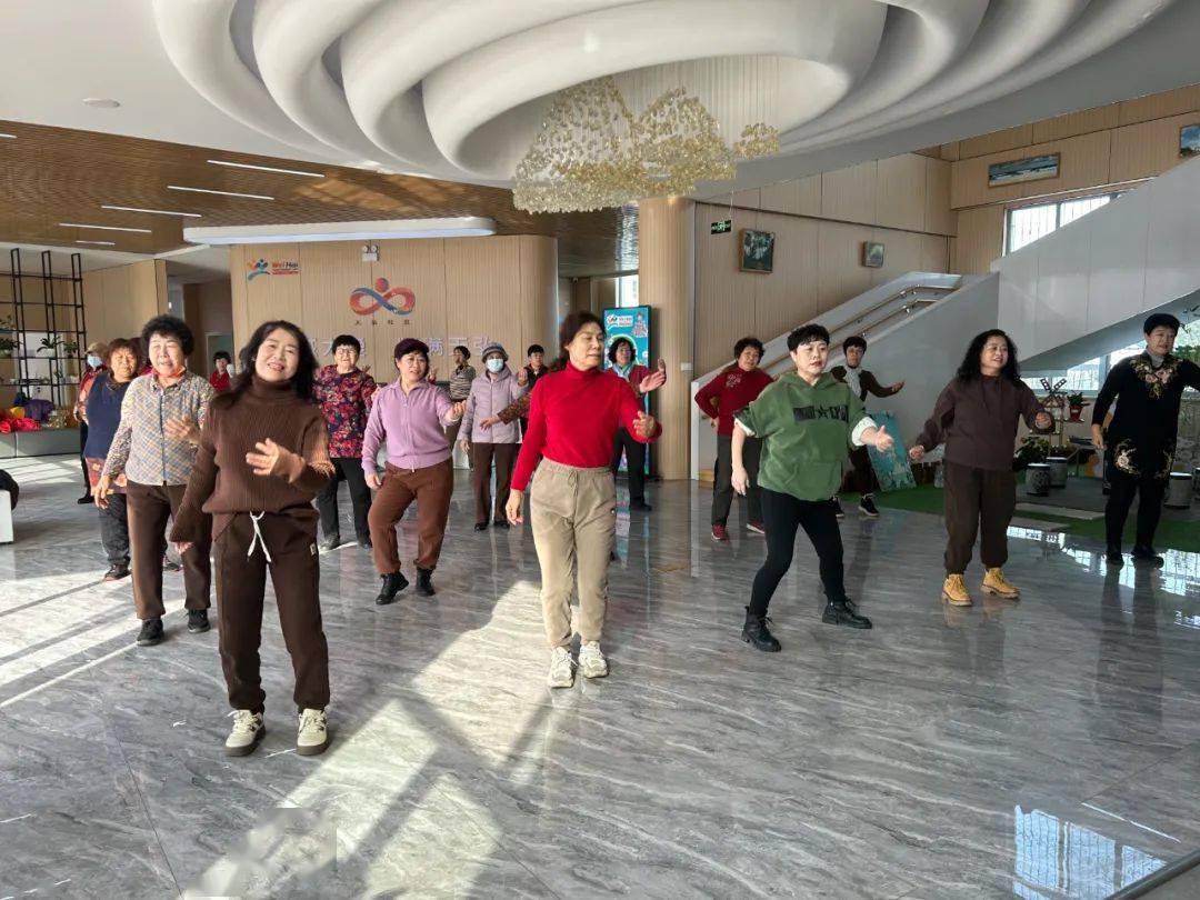 happy new year大活报表演者丛大姨说:"这是近几