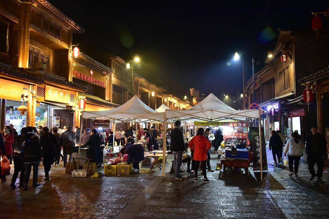 时间:2月22日至24日19:00~23:00地点:古城南街内容:非遗文创手伴 地方