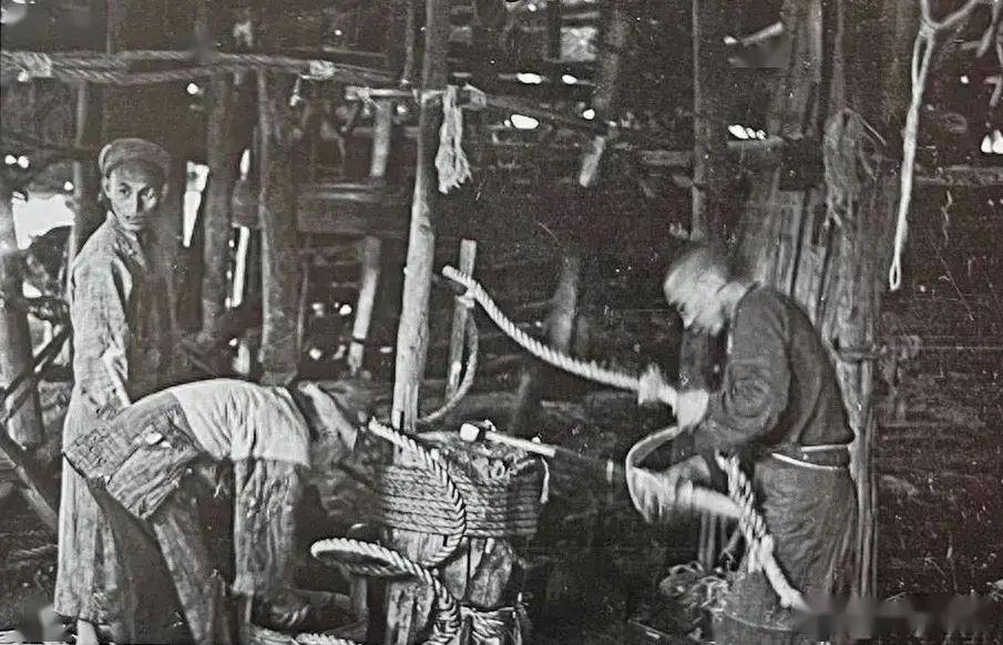 老照片:1941年11月1日,宏源真空器制盐厂于自贡(405)