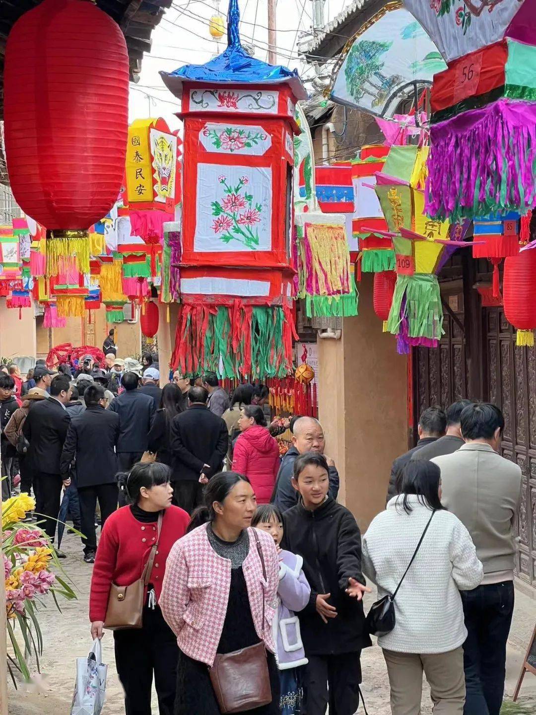 弥渡花灯图片图片