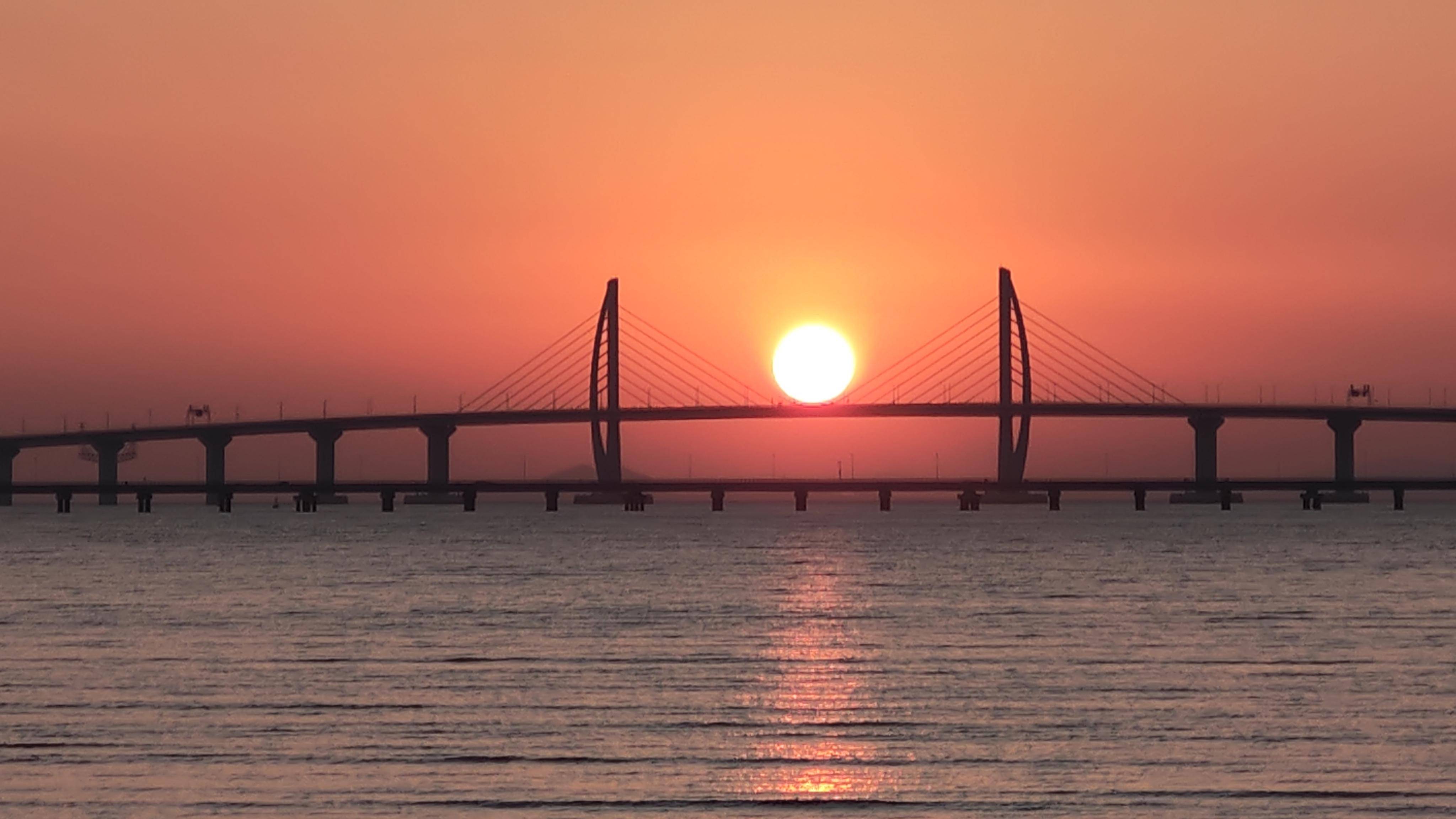 巴金的海上日出手抄报图片