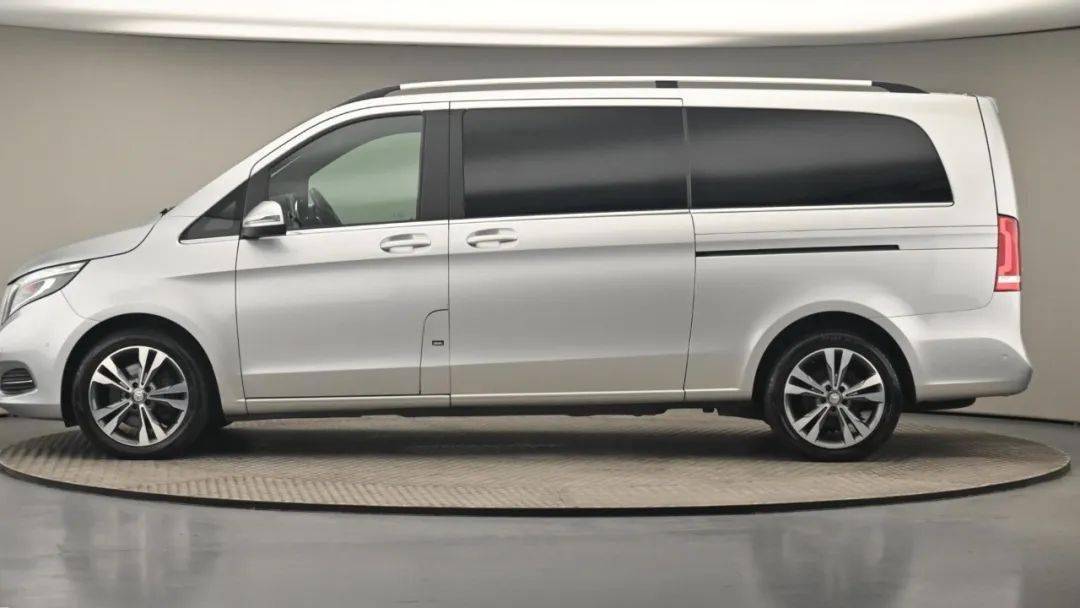 4m的高山行政加长版难开又难停?