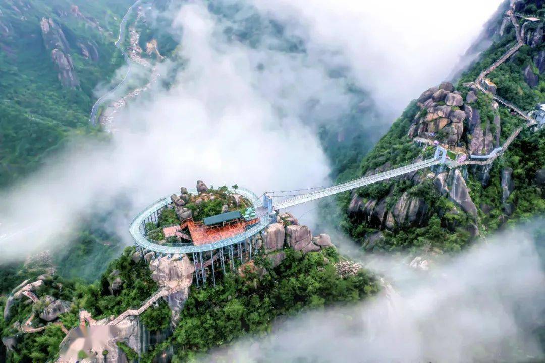 缙云文旅蛟龙大峡谷,位于胡源乡蛟坑村.