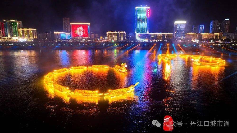 今晚7点丹江口大坝灯光秀,金龙巡江,电子烟花秀,凤舞水都等中秋节目