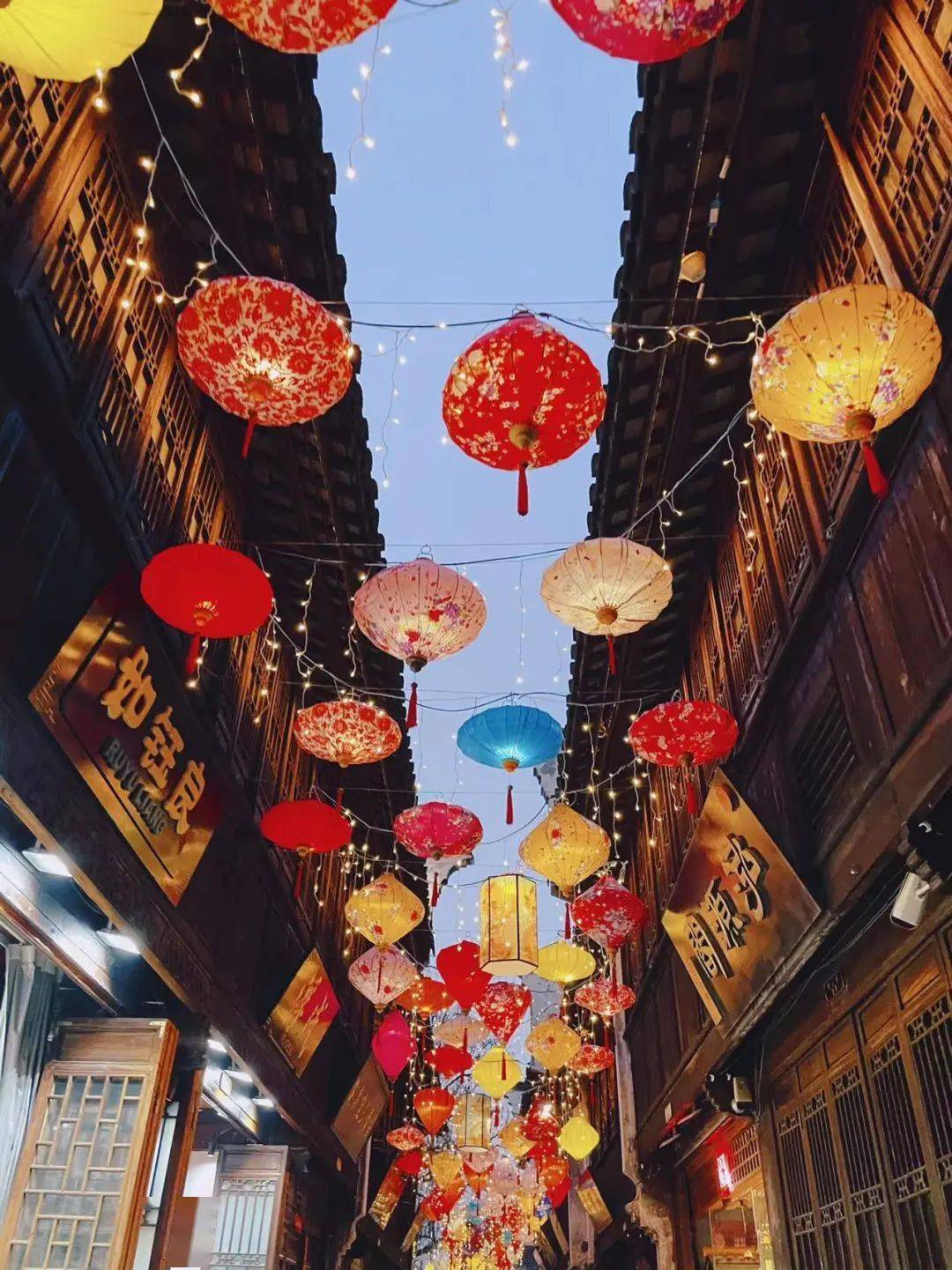 元宵节:最美不过人间烟火_围屏_焰火_马灯