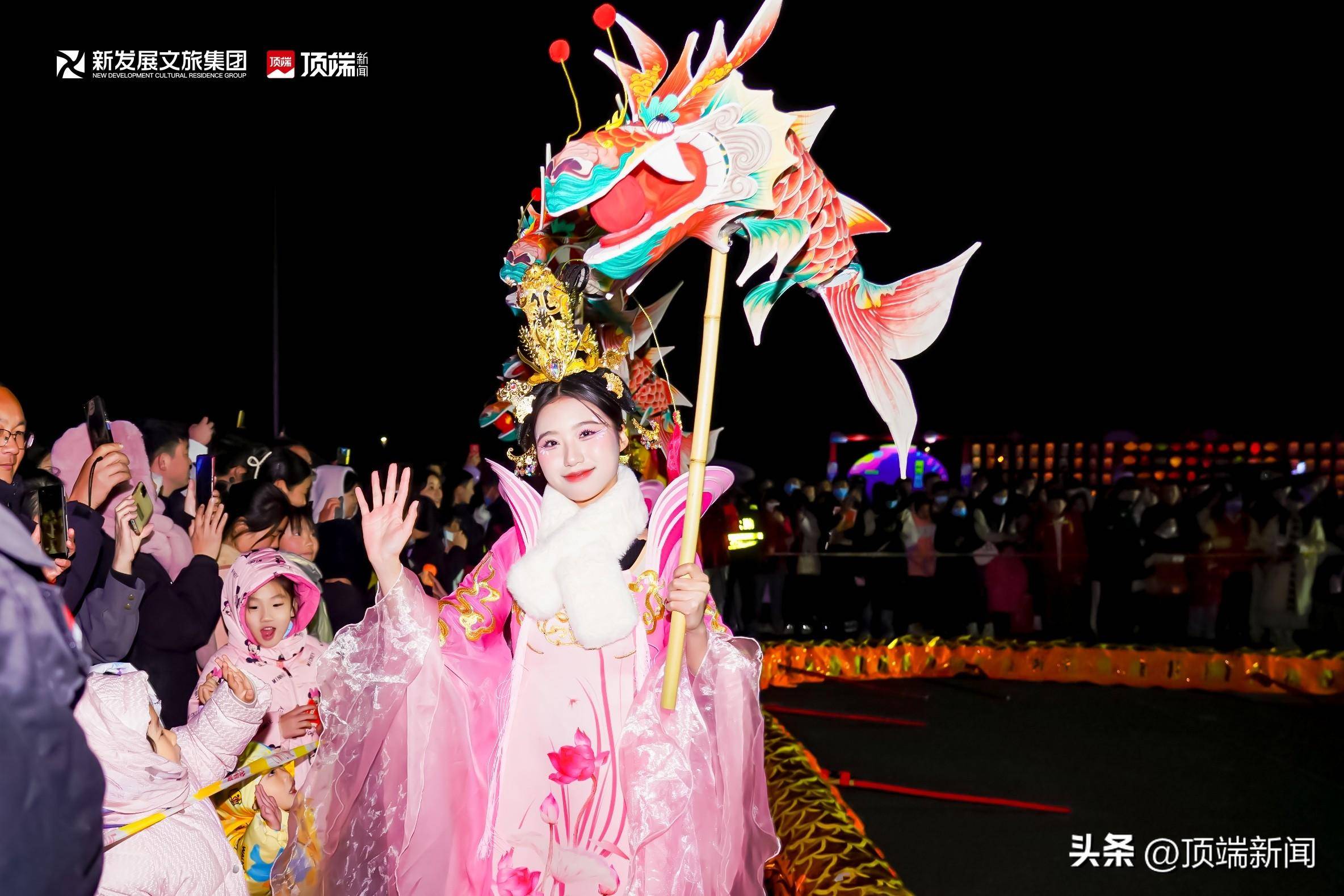 龙凤呈祥飞天秀,高空无人机表演,高颜值花仙子npc巡游,召唤大河村大