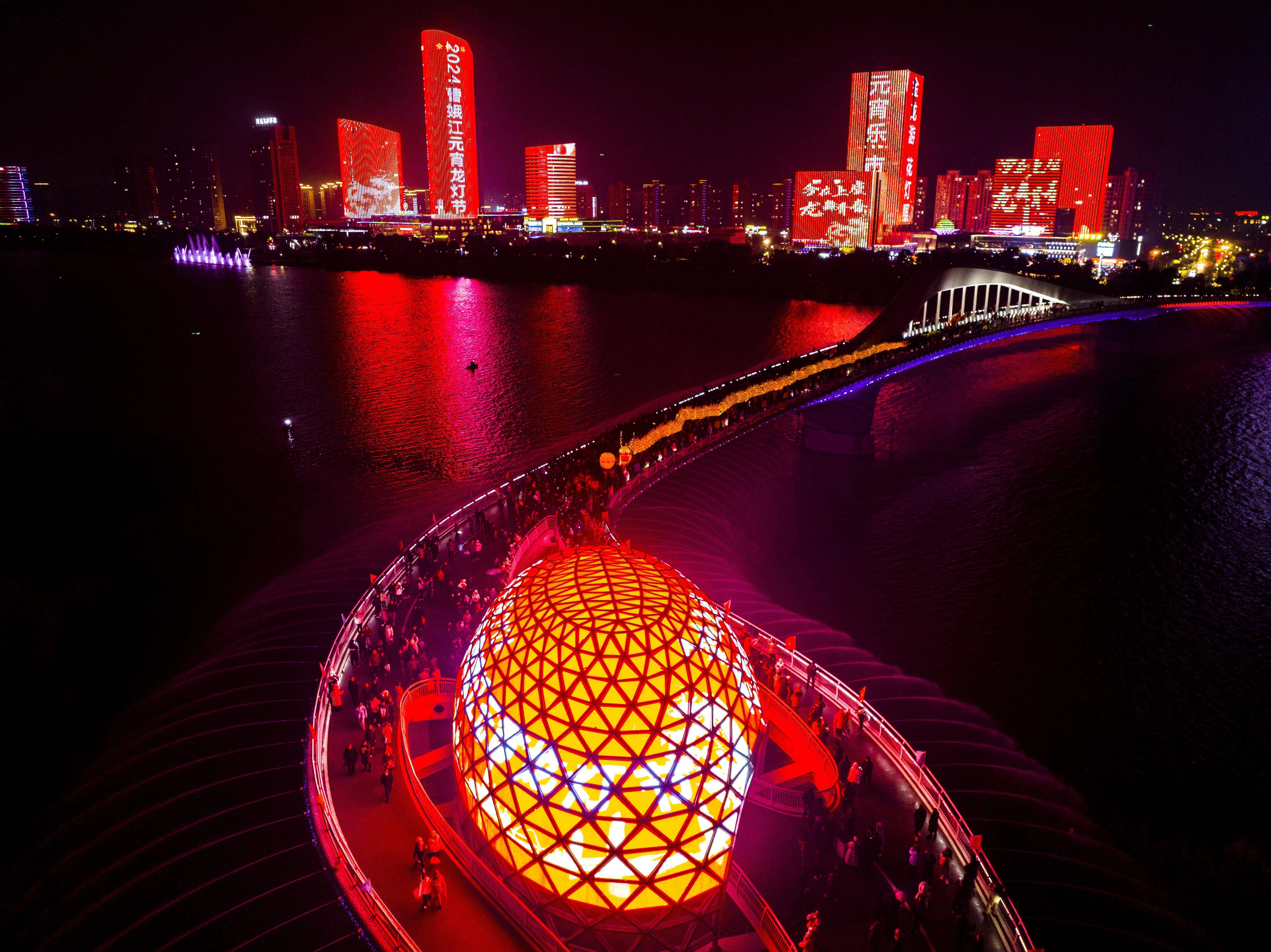 绍兴上虞龙腾狮舞闹元宵烟火气中享民俗