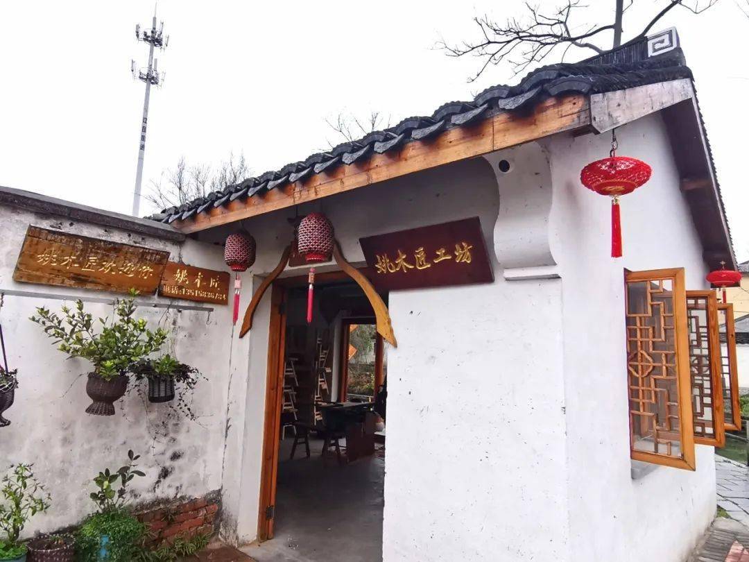 50年木匠坚守,是手艺人更是"守"艺人_姚李松_木头_花轿