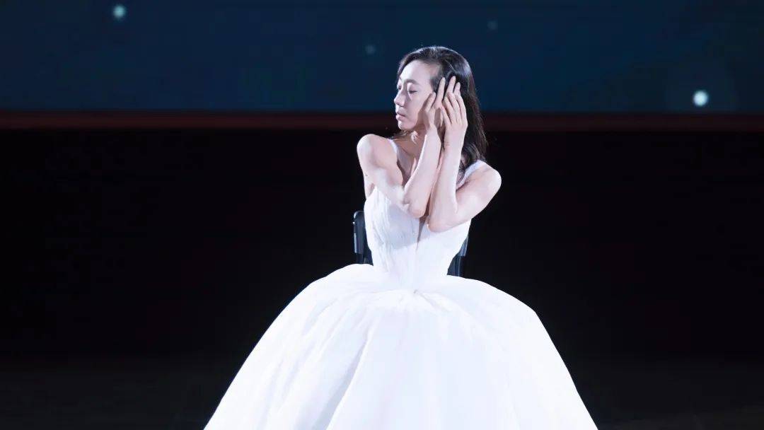 香港中艺国际文化艺术节|青年舞蹈家刘岩荣登"青年艺术顶尖人才荣誉榜