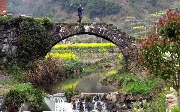 淳安诗歌地理:威坪镇|在水边移苗,去南山种青菜_巷子_银山_窗户
