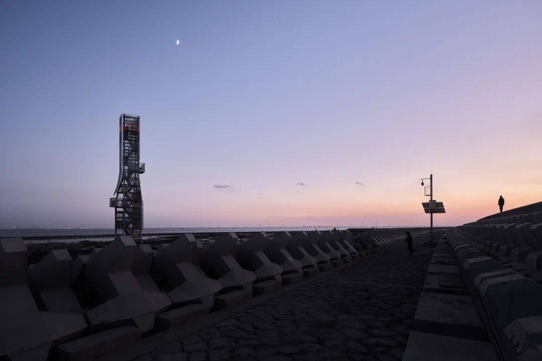 新作| 扭转塔和螺旋站——上海海上的生态基础设施 / hcch合尘建筑