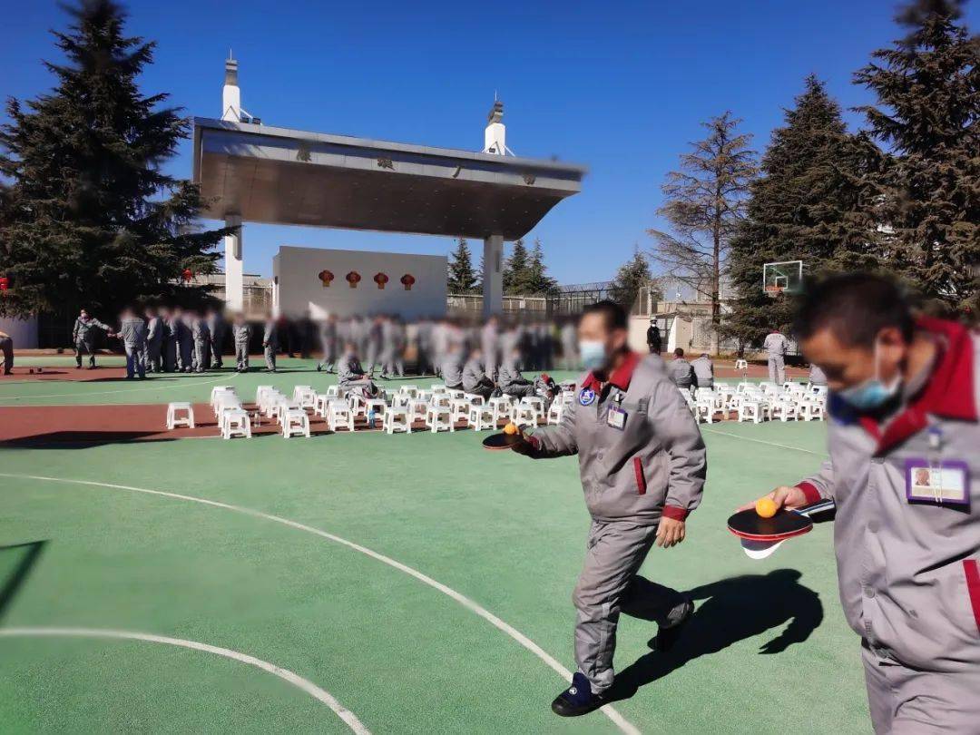 除此之外,游园活动还有盲人击鼓,吹乒乓球,投篮游戏等项目,丰富多彩的