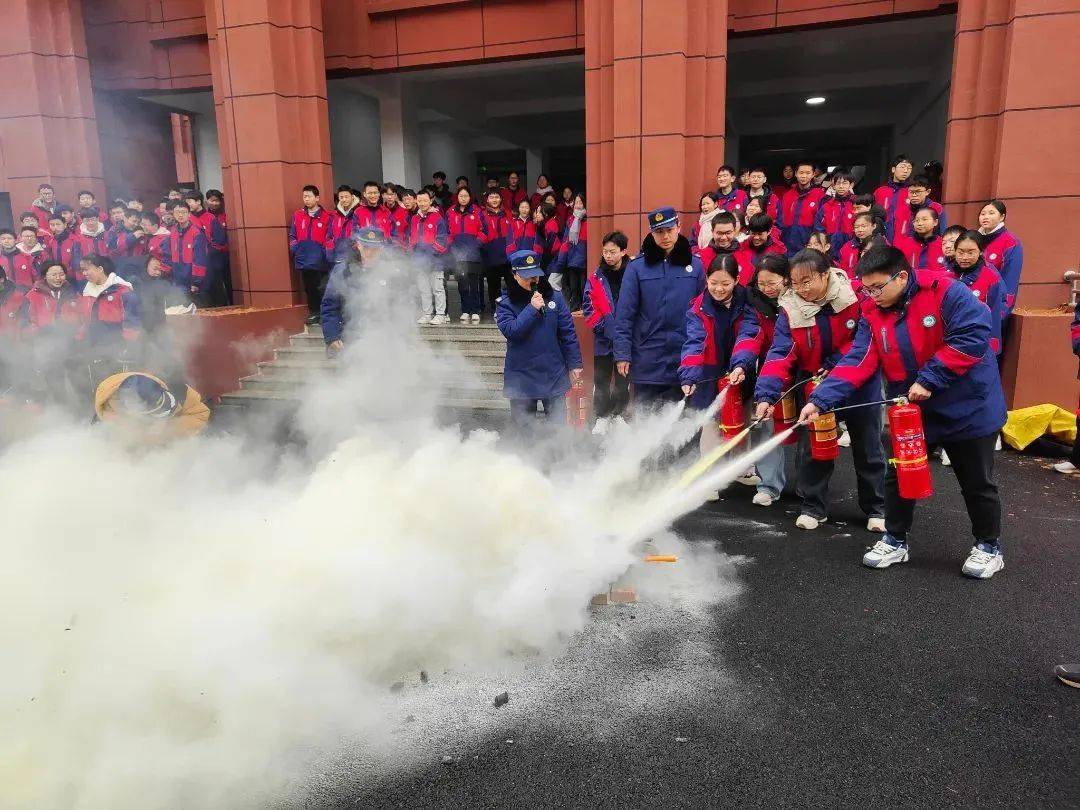 新钢中学△消防应急疏散演练长青小学△消防应急疏散演练明志小学