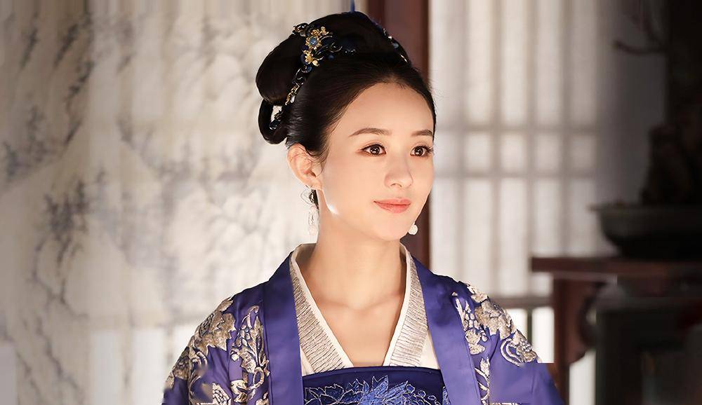 名字都被写错的赵丽颖,穿上了 50 多套高定_张艺谋_来自_微信