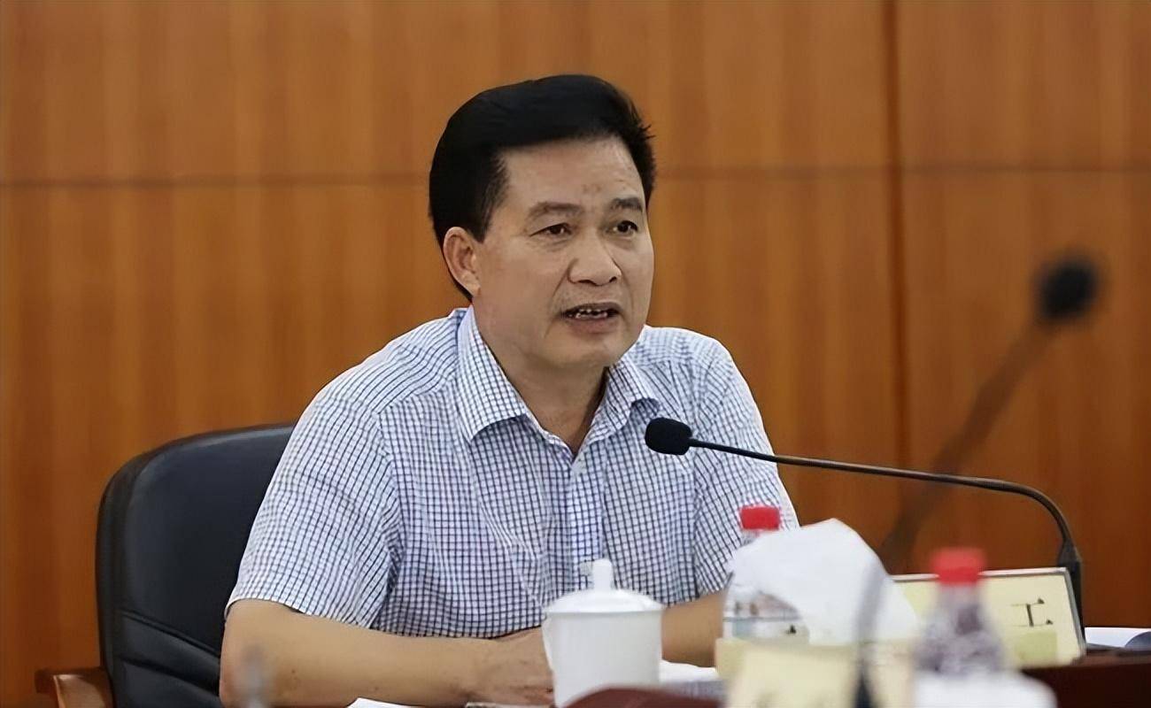 广西农信社原"一把手"被查 两名下属此前已落马_韦家_银行_志军