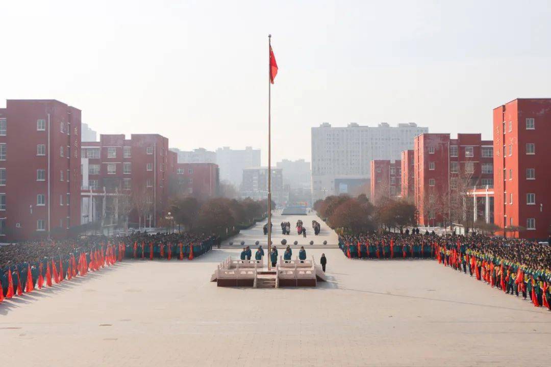 沙河一中:新学期第一次升旗仪式_校园_梦想_校友