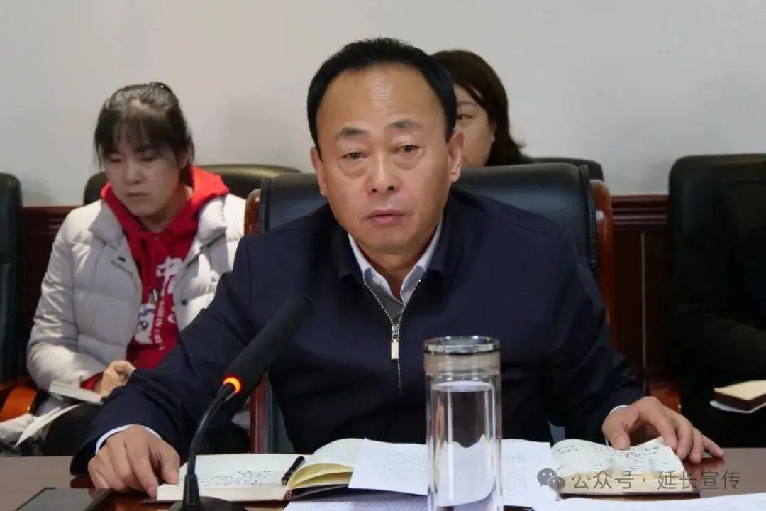 2月26日,延长县委常委,副县长马占民在政府三