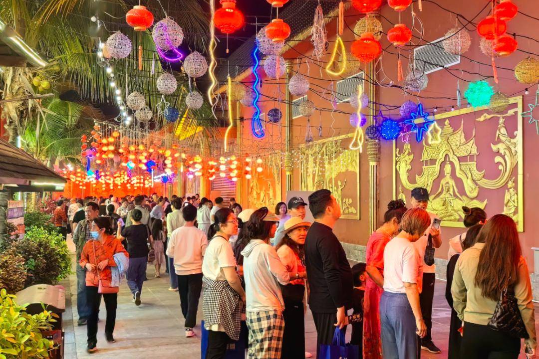 嘎栋街道举办元宵夜嘉年华活动_居民_社区_传统