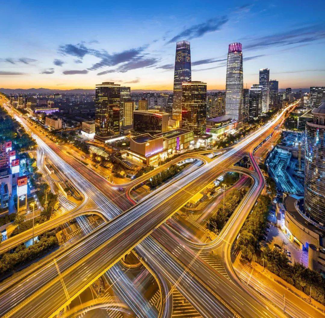 支持,引导1.1万家企业迁入副中心,总体税收规模达10亿元