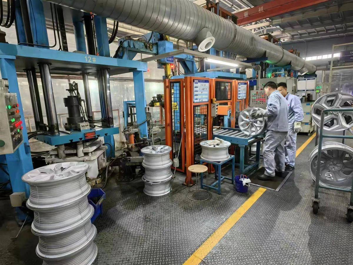 在湖北仙桃,健鼎(湖北)电子有限公司生产的高端印制电路板已经整齐