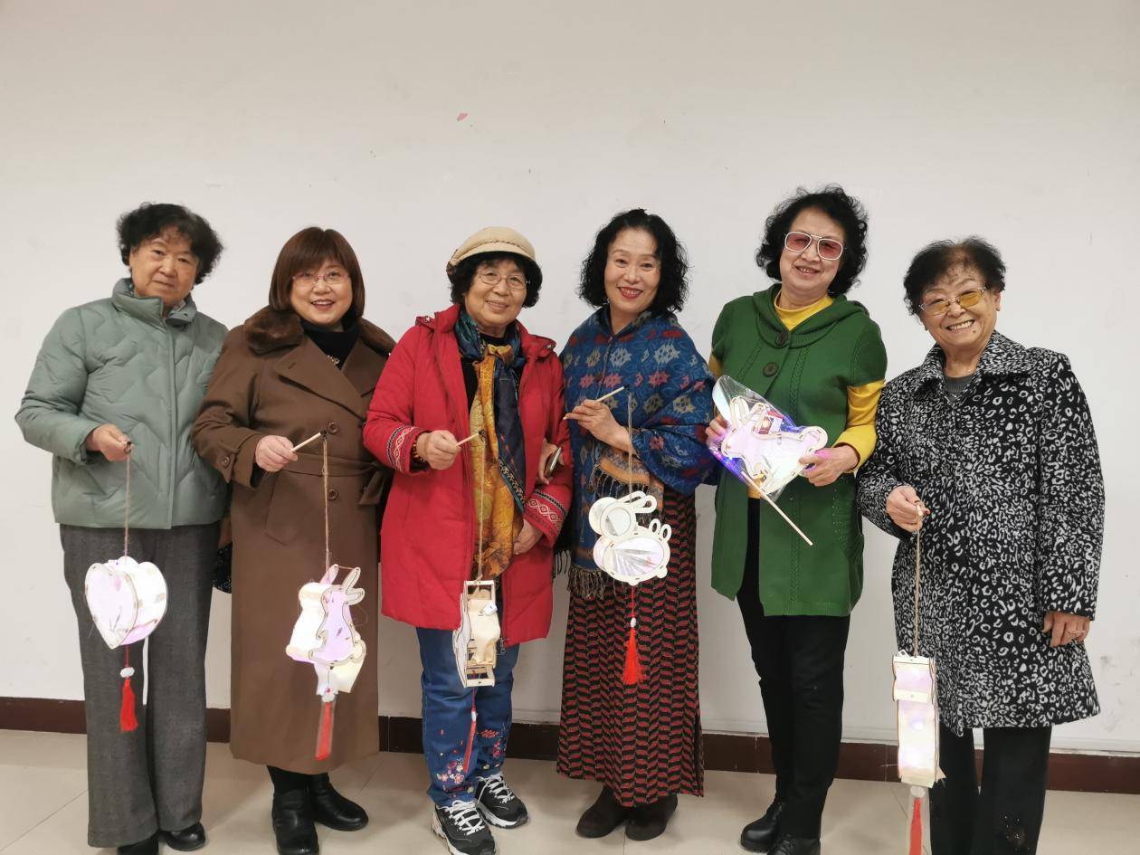 "见行见效 津彩绽放"活动参赛作品:水晶城社区 花灯