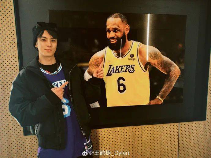 王鹤棣节目耍大牌?陈伟霆健身控?李菲资源?姨太问答_猪头_圈子里_师娘