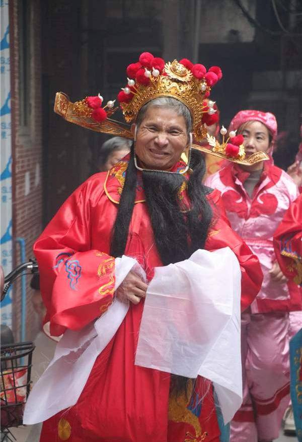 万人围观,今天刷屏全番禺钟村人朋友圈的康公出会首日,热闹大过年!