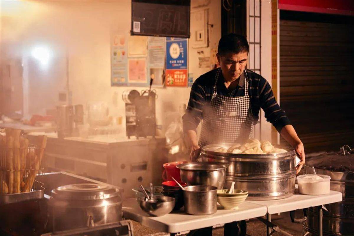 鄂州油条大叔王连生:用热气腾腾的文字,治愈无数人的早餐店主