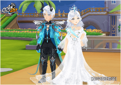 美衣展示蓝白的皇冠戴于头顶,将中分刘海衬得灵动,一袭抹胸白色长裙