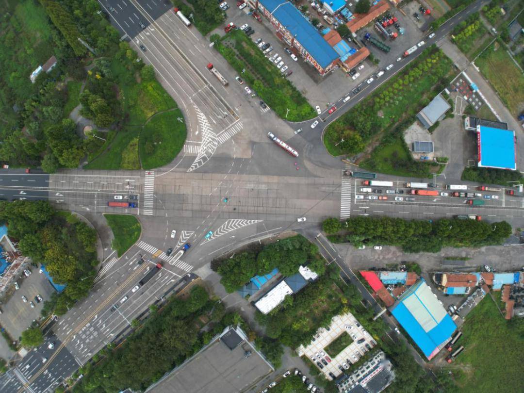 基于系统观念的复杂多路平交路口交通安全综合治理方法