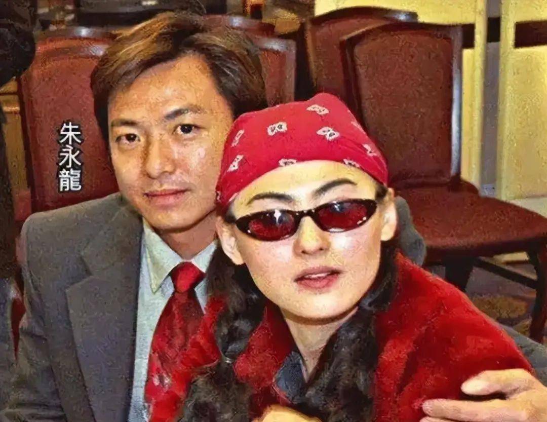 张柏芝,终为自己的"混乱情史"付出了代价_朱永棠_母亲_人生