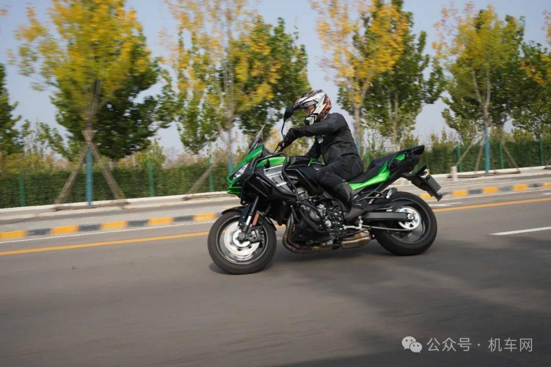 jc君测评:川崎versys 1000,心有猛虎,细嗅蔷薇_搜狐汽车_搜狐网