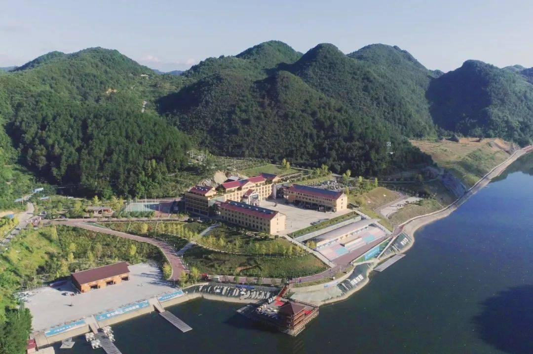 来贵州 上春山丨 卧龙湖 亲子旅游的好去处!