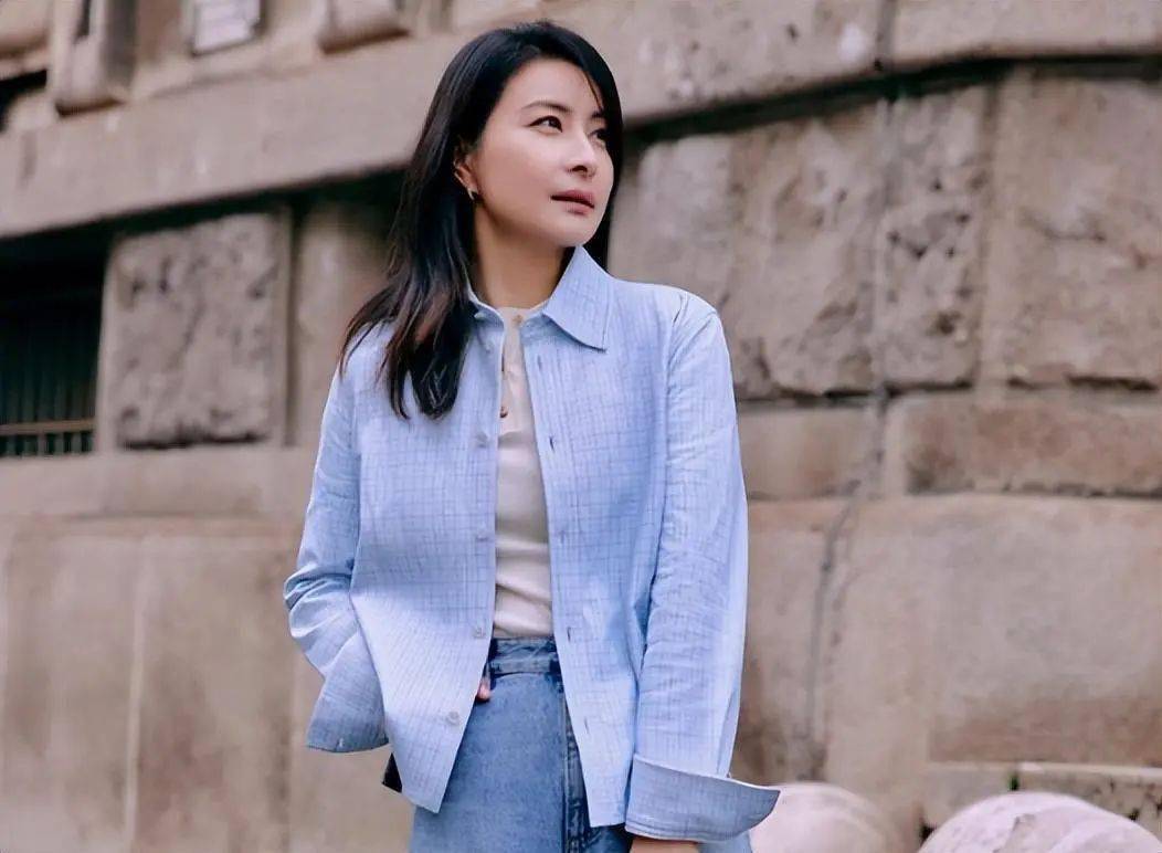 郭晶晶晒游玩照,开心到腾空劈叉可爱似小孩,网友:女神你克制下_米兰